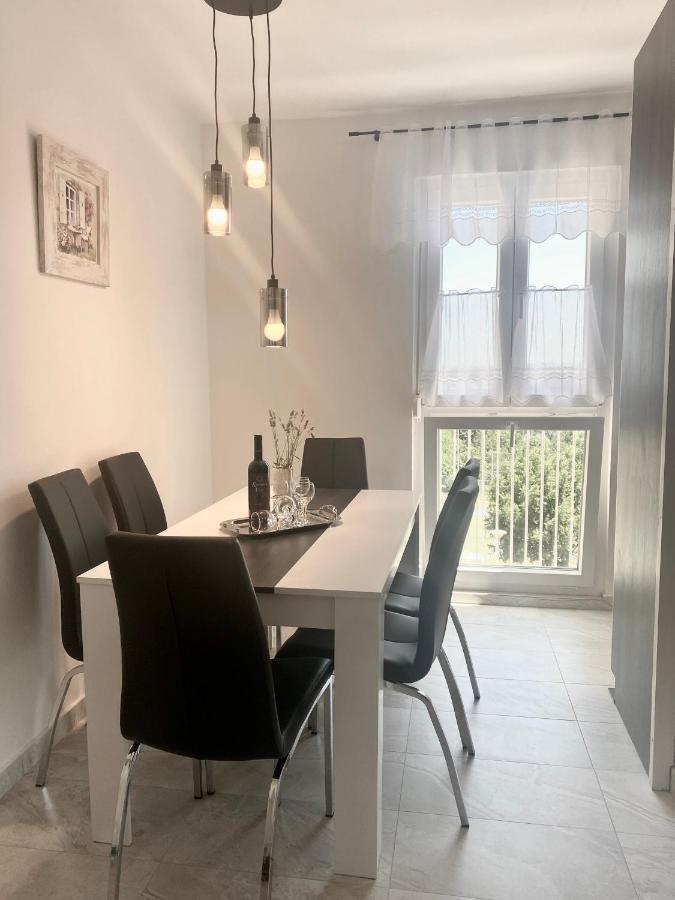 Ema Apartment Pula Zewnętrze zdjęcie